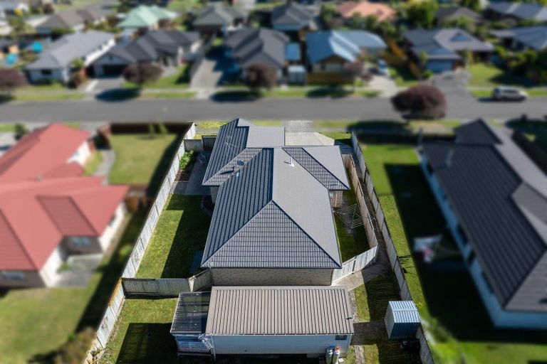 Photo of property in 18 Boston Parade, Kelvin Grove, Palmerston North, 4414