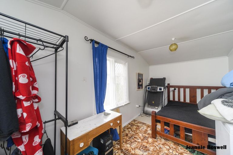 Photo of property in 6 Pukatea Place, Milson, Palmerston North, 4414