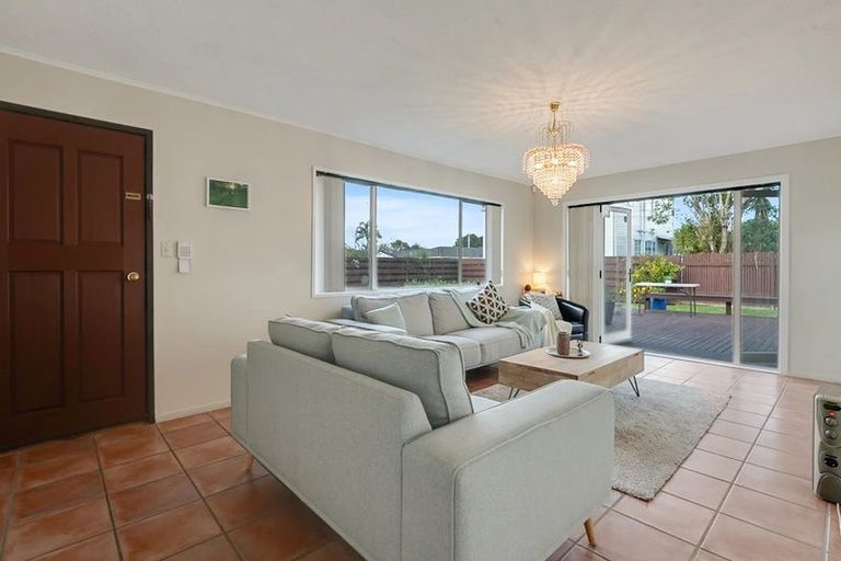 Photo of property in 6 Chichester Drive, Rosehill, Papakura, 2113