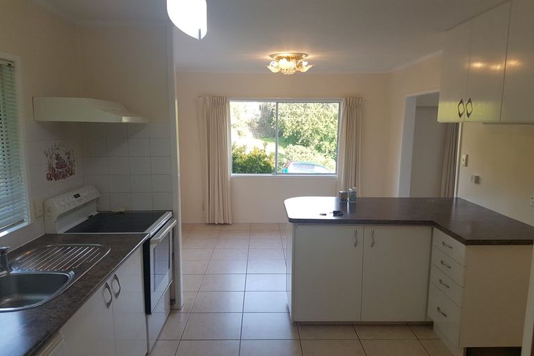 Photo of property in 4 Malters Place, Browns Bay, Auckland, 0630