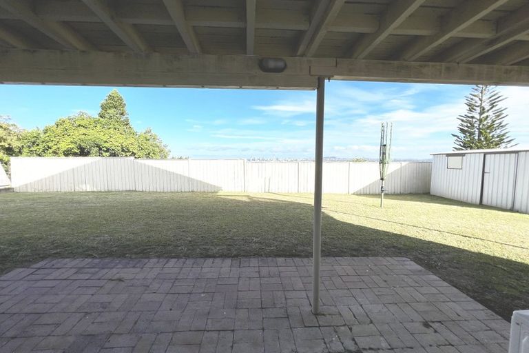 Photo of property in 14 Chelsea View Drive, Chatswood, Auckland, 0626