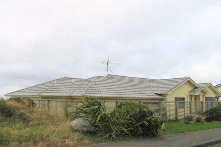 Photo of property in 8 Jaunpur Crescent, Broadmeadows, Wellington, 6035