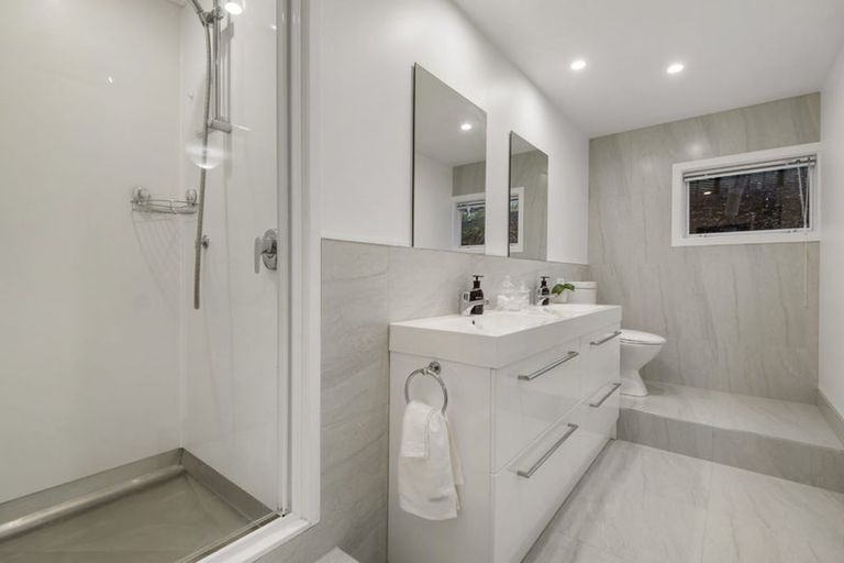 Photo of property in 7 Hume Drive, Hillcrest, Auckland, 0627