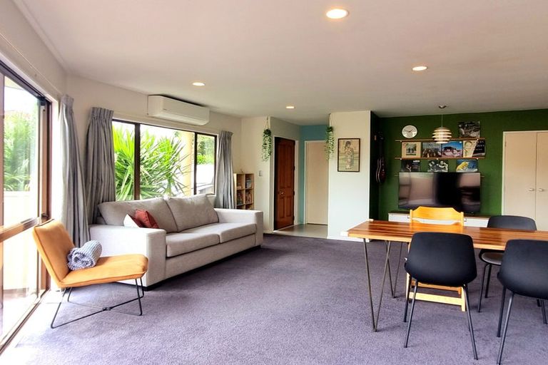 Photo of property in 15 Palmgreen Court, Stanmore Bay, Whangaparaoa, 0932