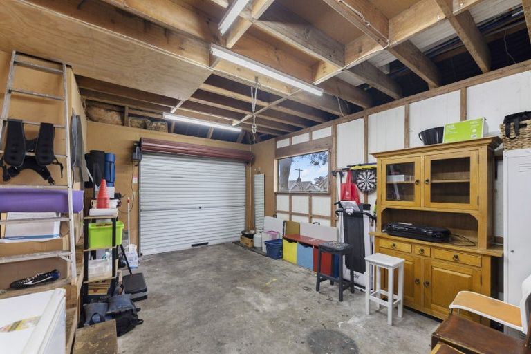 Photo of property in 33 Eastbourne Street, Caversham, Dunedin, 9012