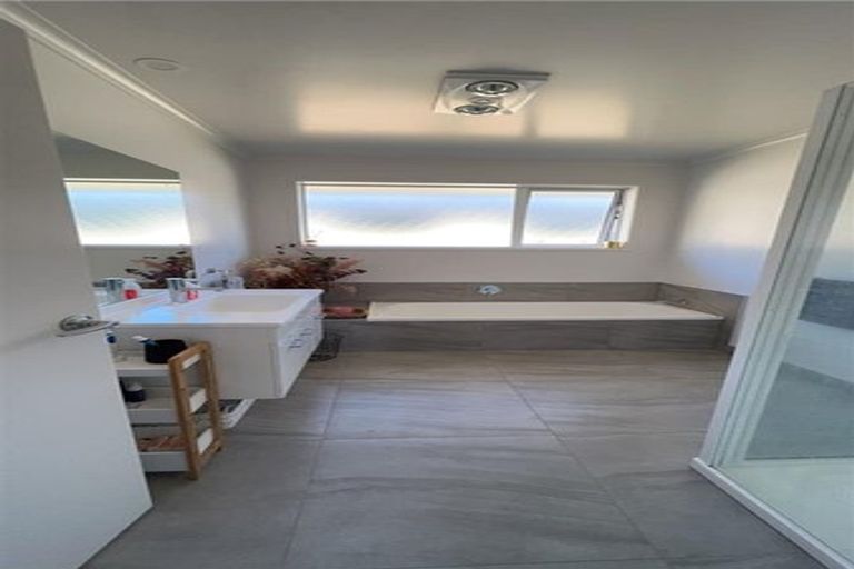 Photo of property in 20 Western View Heights, Horahora, Whangarei, 0110