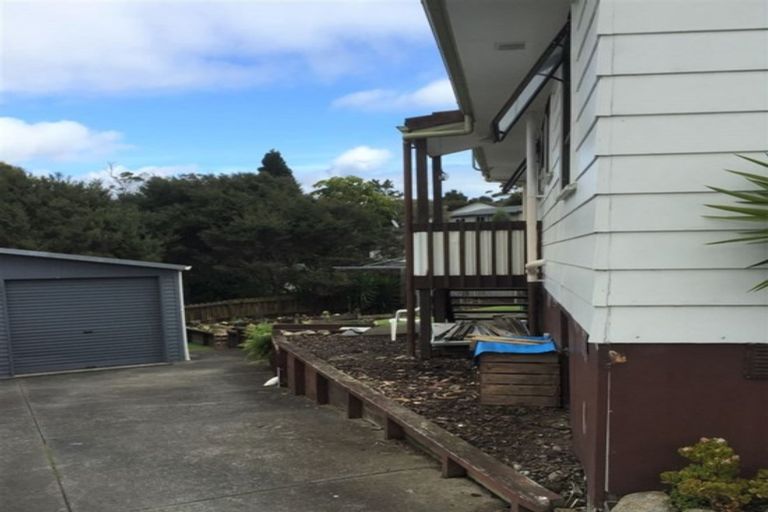 Photo of property in 89 West Harbour Drive, West Harbour, Auckland, 0618