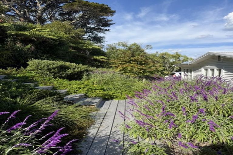 Photo of property in 48 Seaview Avenue, Northcote, Auckland, 0627