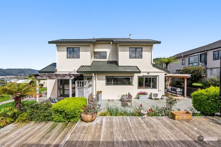 Photo of property in 2 Kirton Drive, Riverstone Terraces, Upper Hutt, 5018