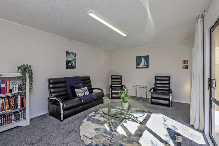 Photo of property in 3/386 Gloucester Street, Taradale, Napier, 4112