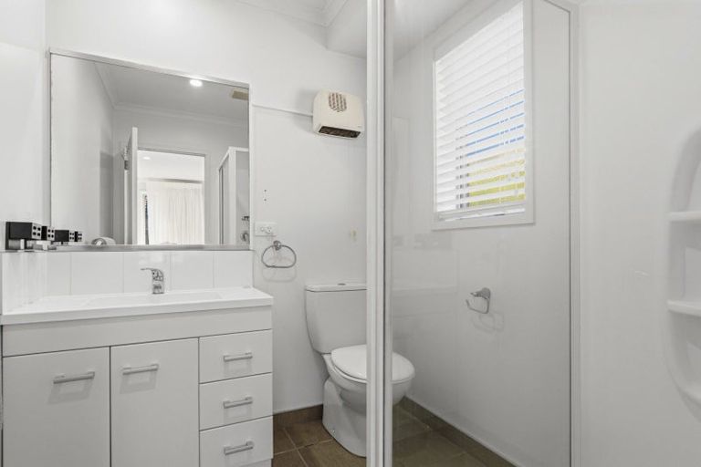 Photo of property in 120 Doncaster Drive, Papamoa Beach, Papamoa, 3118