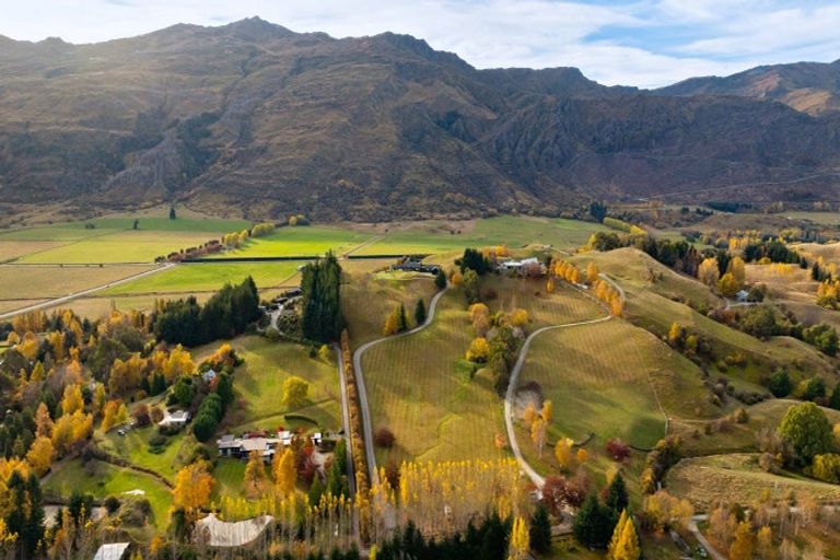 Photo of property in 47 Mooney Road, Speargrass Flat, Queenstown, 9371