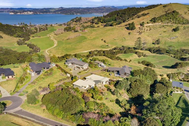Photo of property in 9 Ohuka Place, Whitianga, 3510