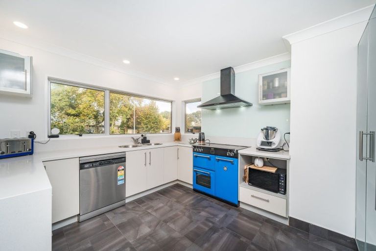 Photo of property in 8 Aintree Crescent, Awapuni, Palmerston North, 4412