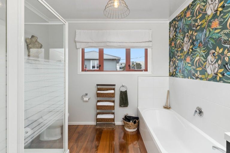 Photo of property in 25 Rogan Street, New Plymouth, 4310