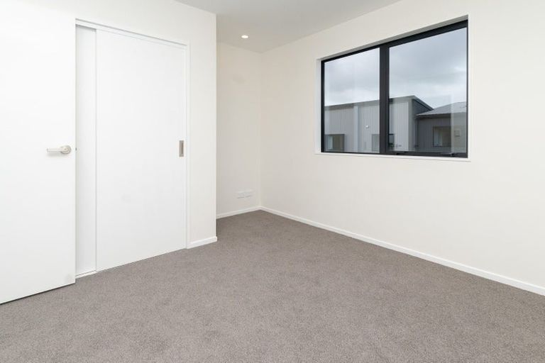 Photo of property in 9/25 Jabuka Street, Glen Eden, Auckland, 0602