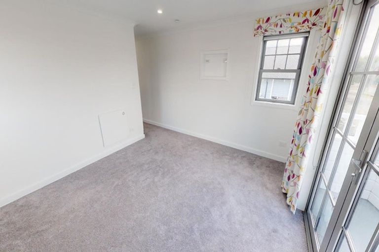 Photo of property in 3 Colombo Street, Palmerston North, 4410