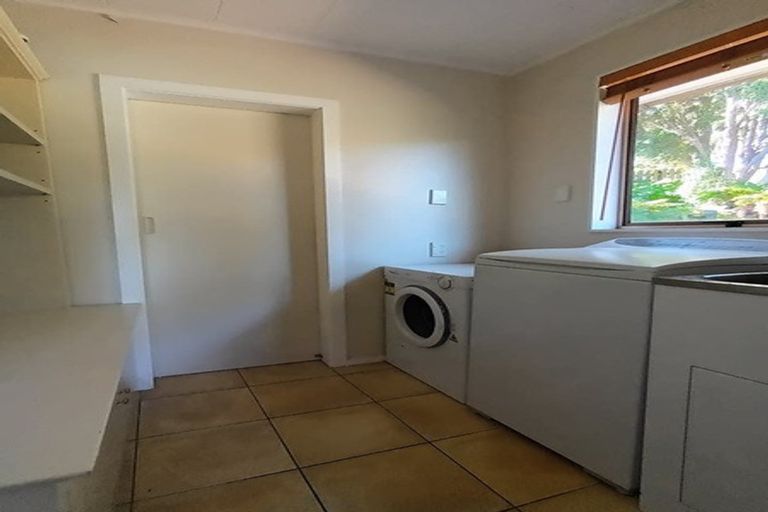 Photo of property in 8 Timaru Grove, Kelson, Lower Hutt, 5010