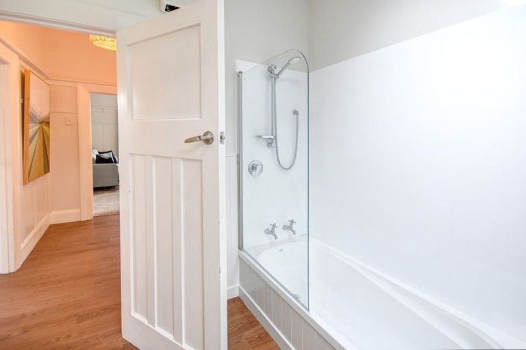 Photo of property in 356 Bay View Road, Saint Clair, Dunedin, 9012