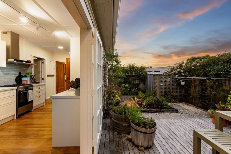 Photo of property in 17 Fitzherbert Street, Alicetown, Lower Hutt, 5010