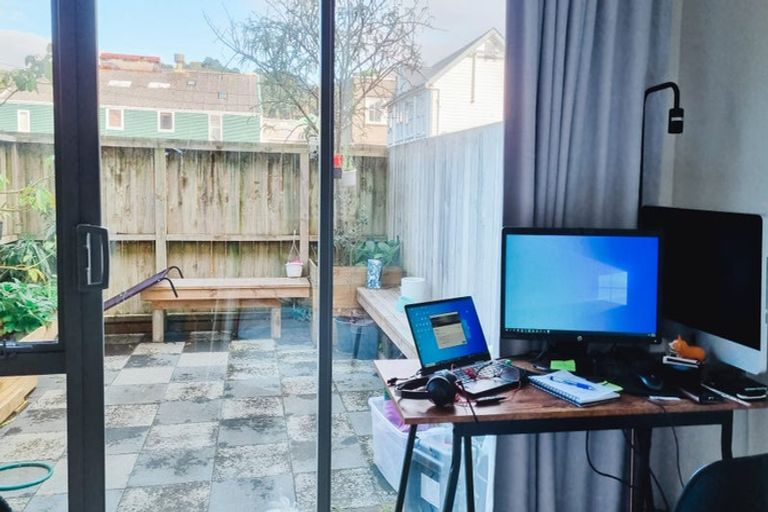 Photo of property in 16/31 Princess Terrace, Newtown, Wellington, 6021