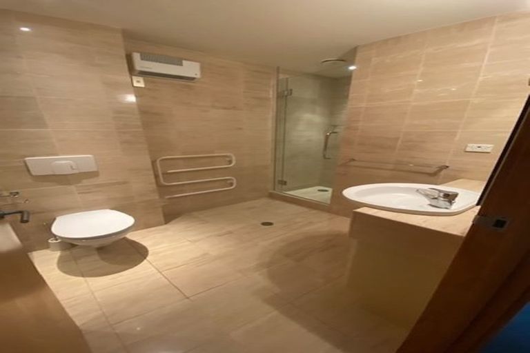 Photo of property in 5/308 Oriental Parade, Oriental Bay, Wellington, 6011