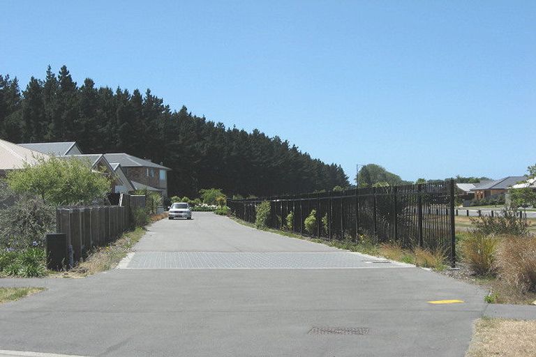 Photo of property in 47 Ruahine Place, Parklands, Christchurch, 8083