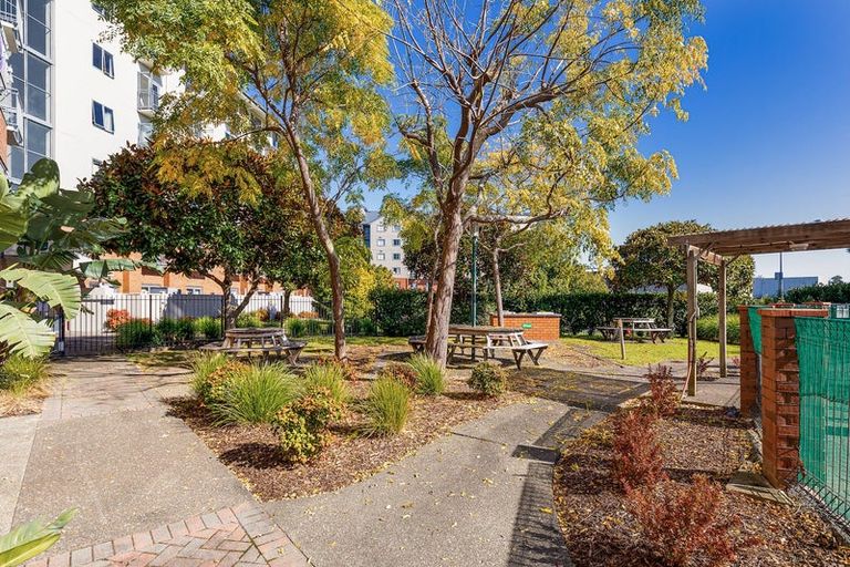 Photo of property in 5e/10 Crown Lynn Place, New Lynn, Auckland, 0600