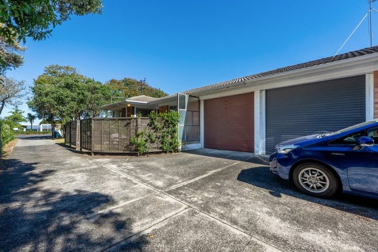 Photo of property in 1/153 Shakespeare Road, Milford, Auckland, 0620