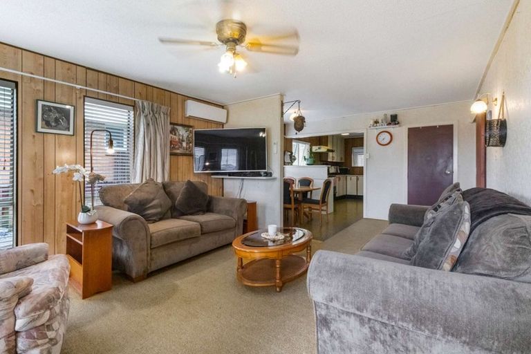 Photo of property in 33 Anthony Crescent, Bader, Hamilton, 3206