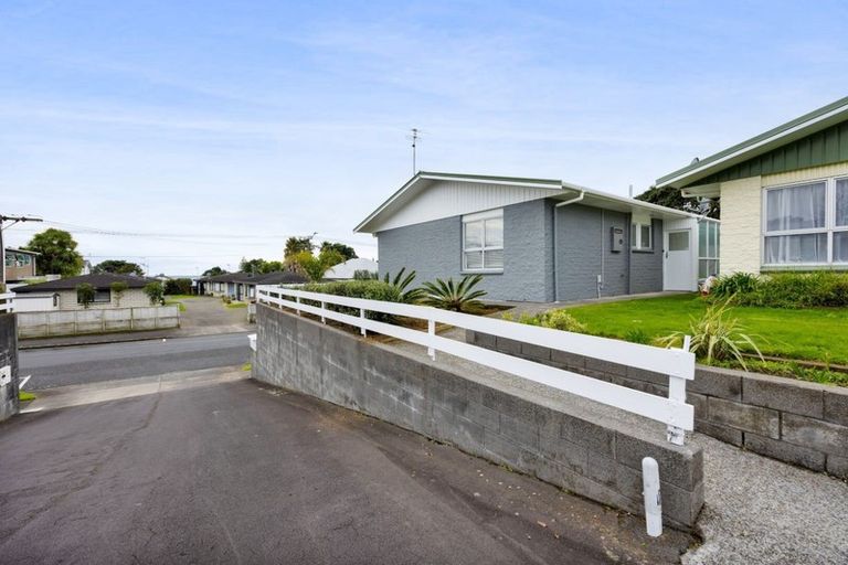 Photo of property in 1/246 Courtenay Street, Strandon, New Plymouth, 4312