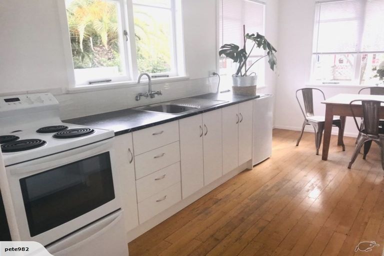 Photo of property in 14 Lytton Road, Riverdale, Gisborne, 4010