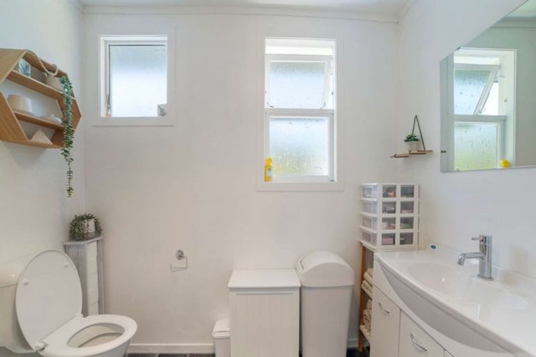 Photo of property in 49 Lyell Road, Outer Kaiti, Gisborne, 4010