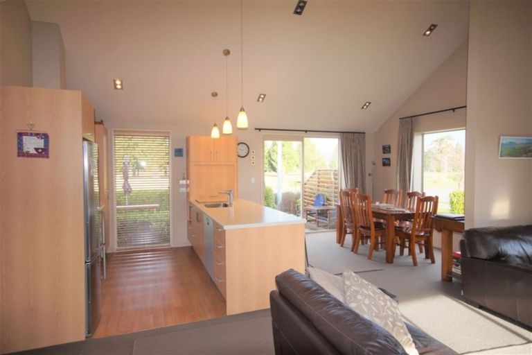 Photo of property in 2 Grantham Drive, Hanmer Springs, 7334