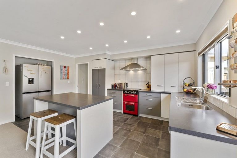 Photo of property in 44 Kotuku Drive, Paraparaumu Beach, Paraparaumu, 5032