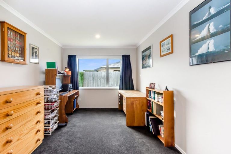 Photo of property in 39 Gallipoli Place, Paraparaumu, 5032