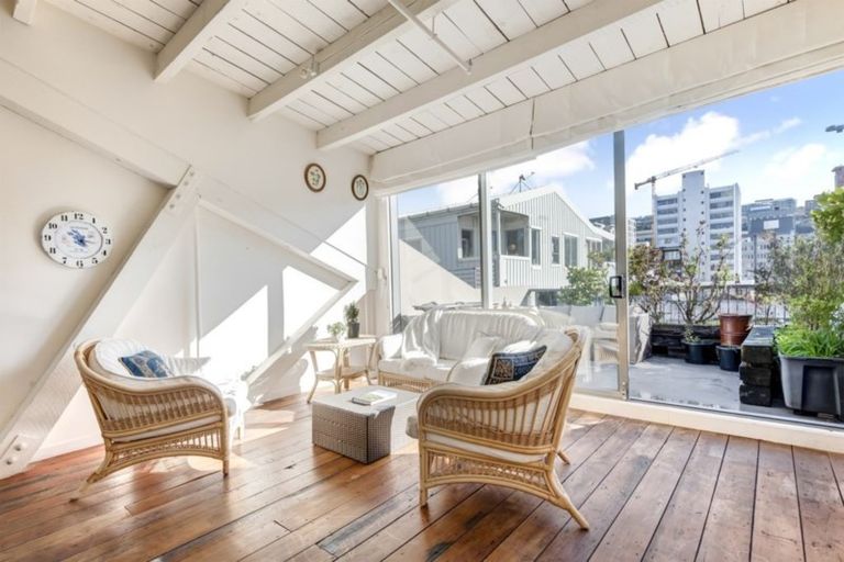 Photo of property in Hannahs Warehouse Apartments, 4/13 Leeds Street, Te Aro, Wellington, 6011