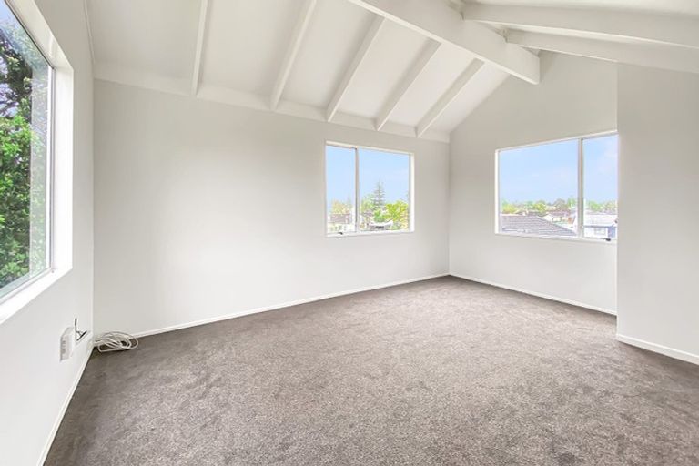 Photo of property in 4 Vimy Place, Mangere, Auckland, 2022
