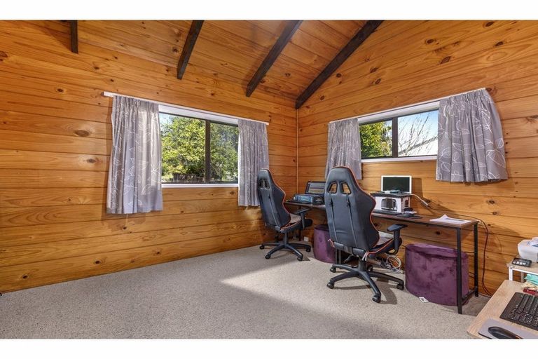 Photo of property in 56 Kennedy Avenue, Forrest Hill, Auckland, 0620