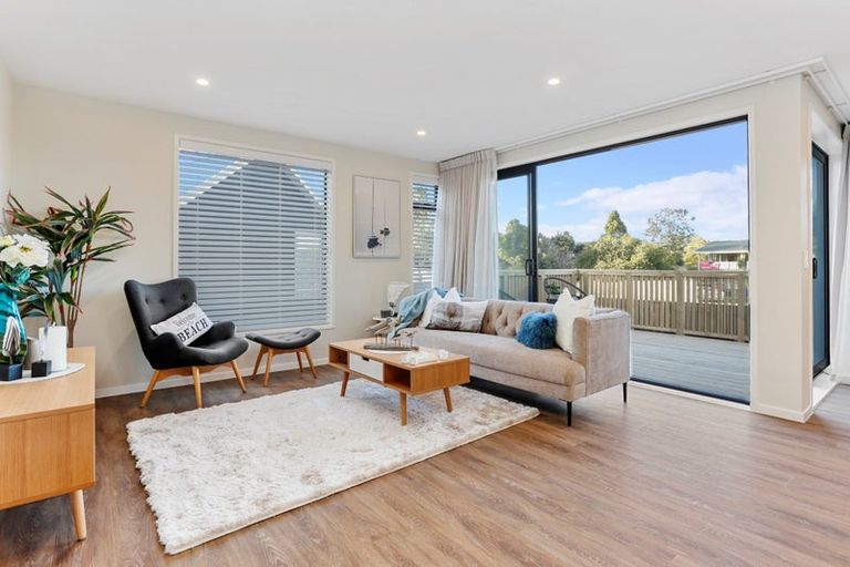 Photo of property in 53a Red Beach Road, Red Beach, 0932