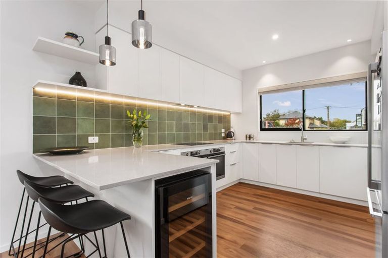 Photo of property in 5a Taylors Avenue, Bryndwr, Christchurch, 8052