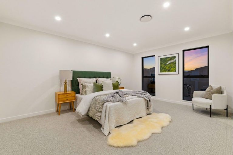 Photo of property in 32 Catalina Avenue, Rosehill, Papakura, 2113