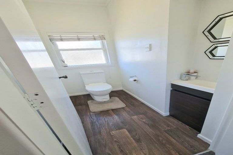 Photo of property in 41 Kiriwai Road, Paremata, Porirua, 5024