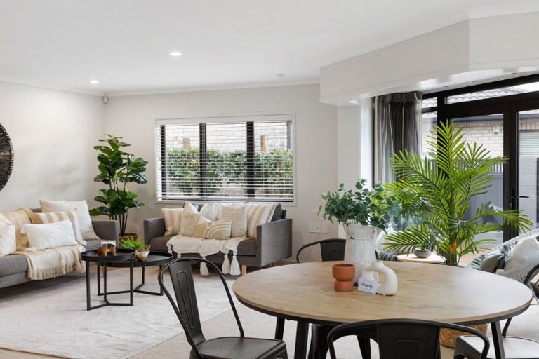 Photo of property in 405b Devonport Road, Tauranga South, Tauranga, 3112