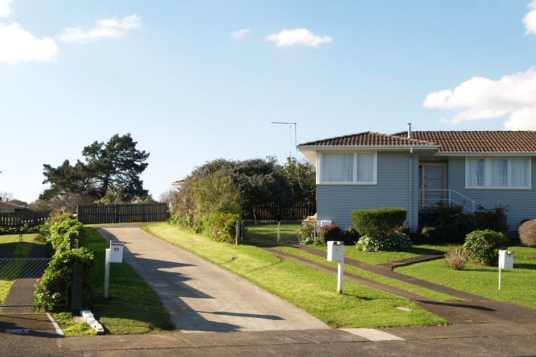 Photo of property in 29 Chadwick Crescent, Mangere East, Auckland, 2024