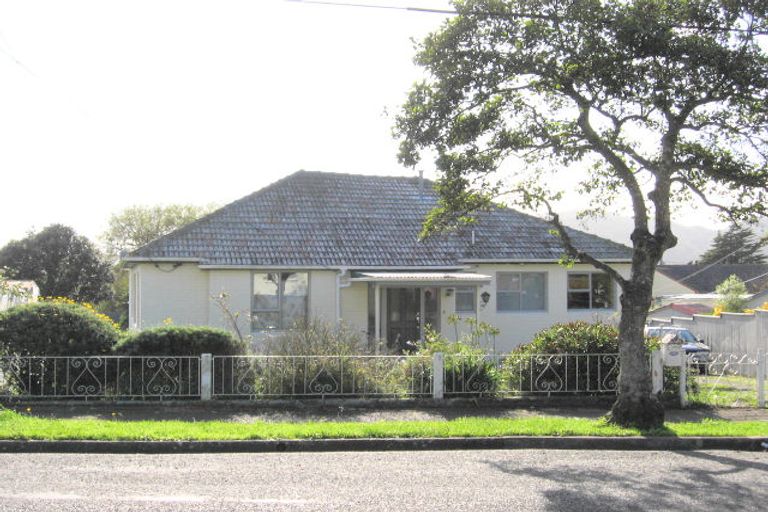 Photo of property in 36 Newcombe Street, Naenae, Lower Hutt, 5011