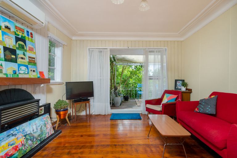 Photo of property in 50 Hebron Road, Waiake, Auckland, 0630