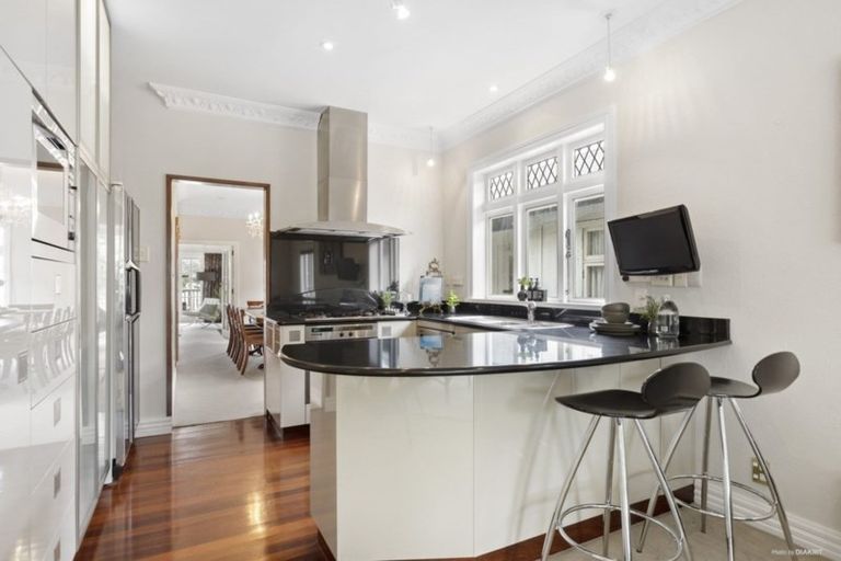 Photo of property in 19 Bidwill Street, Mount Cook, Wellington, 6021