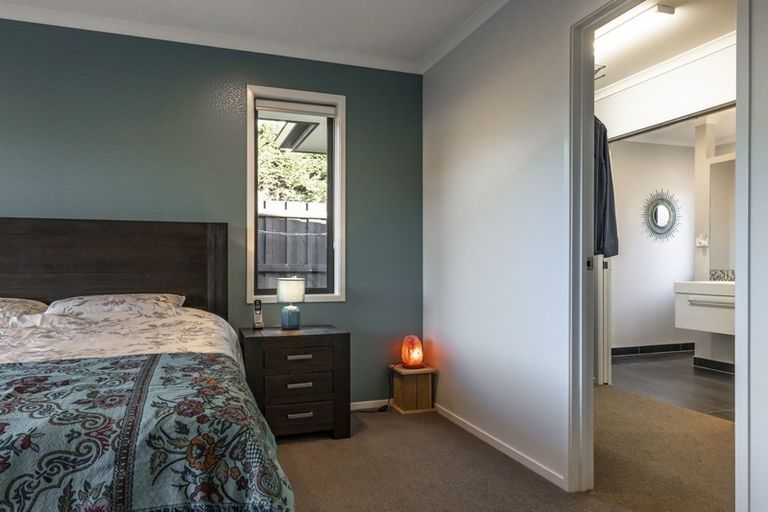 Photo of property in 35 Lilac Close, Cambridge, 3434