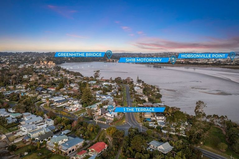 Photo of property in 1 The Terrace, Herald Island, Auckland, 0618